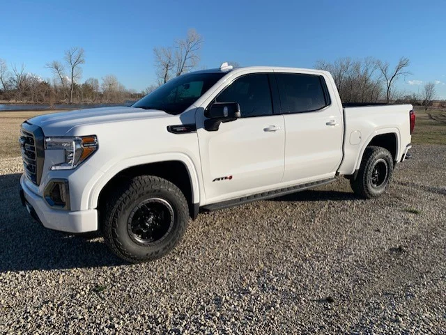 2021 GMC white Fender pic 2jpg.jpg