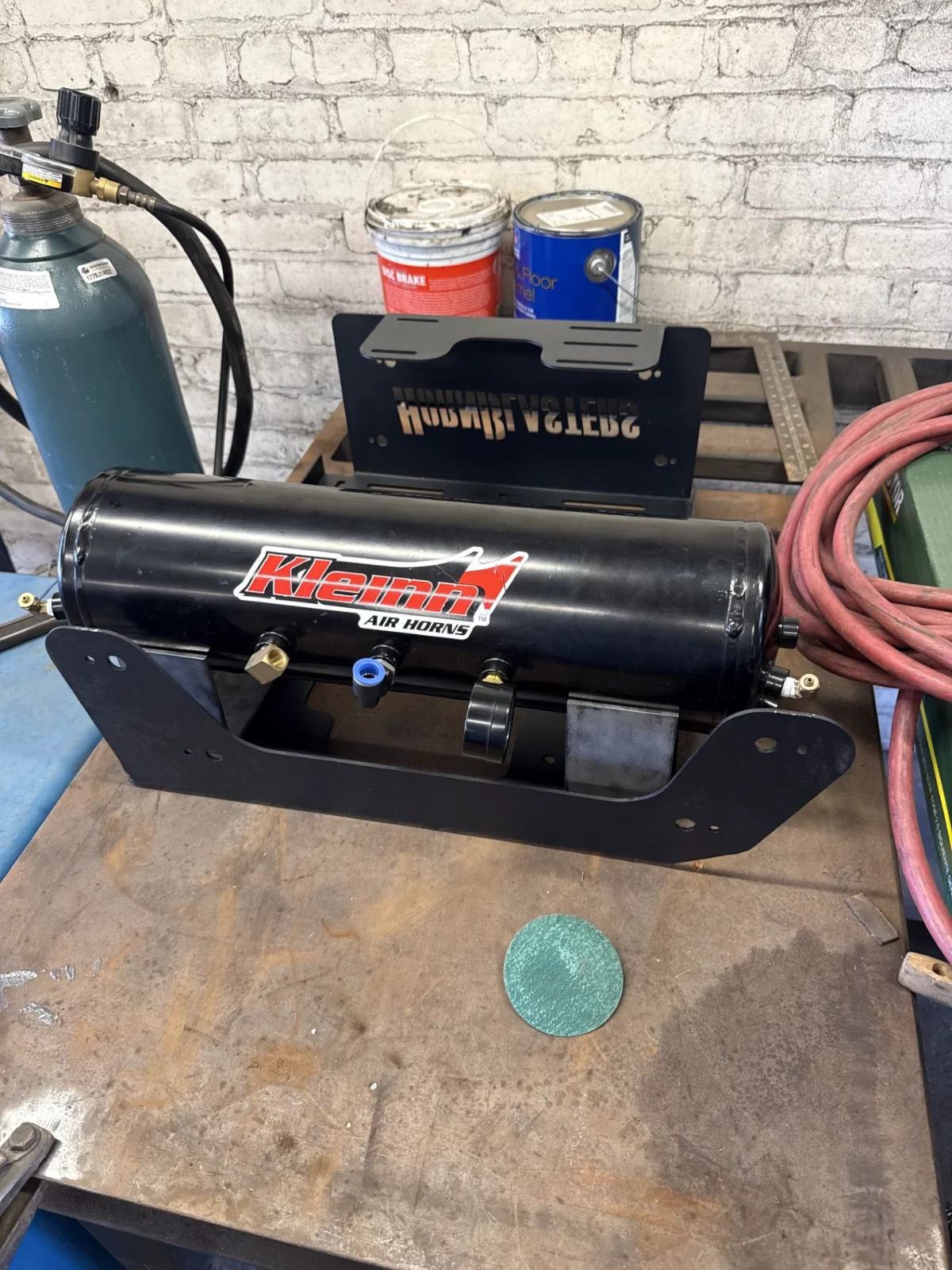 air tank new legs 2.webp