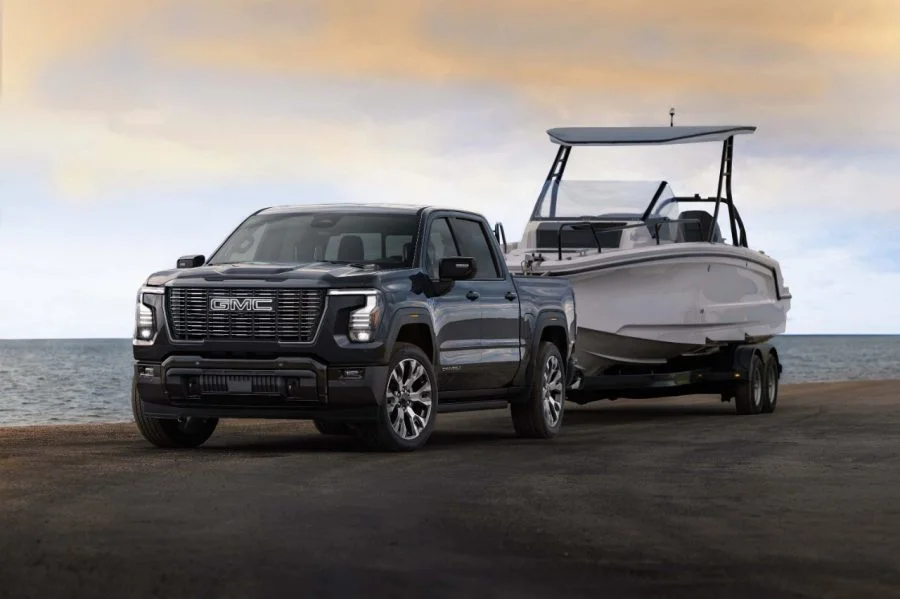 MY27_GMC_Sierra_Denali_Ult_AP1_2673.webp